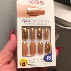 KISS GLAM FANTASY NAILS